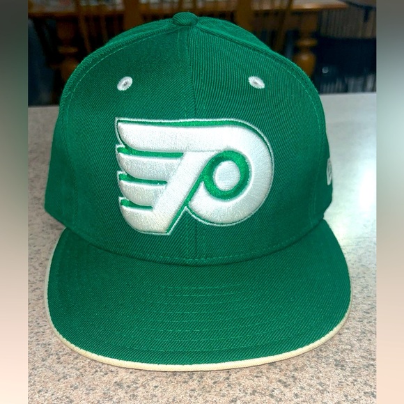 Fitted New Era Philadelphia Flyers Green Shamrock Hat. - Picture 1 of 6